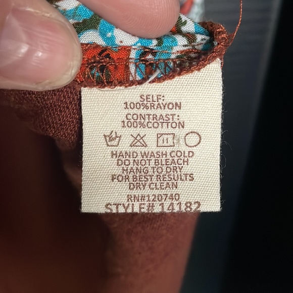 Mystree LS shirt LARGE with lace detail and paisley & brown print new no tags - Picture 5 of 7